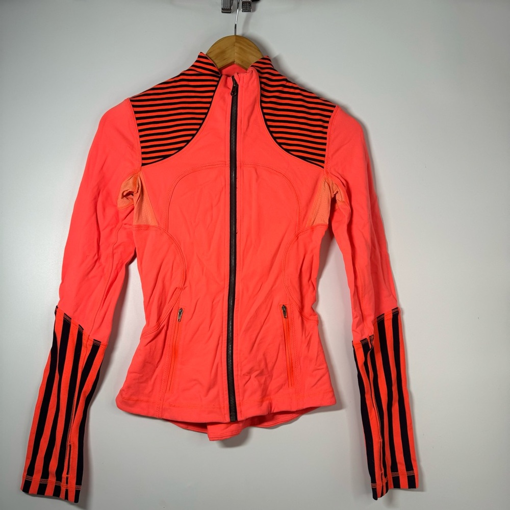 Lululemon Forme Jacket Vintage Neon Orange Navy Blue Striped Size 2 Athleisure